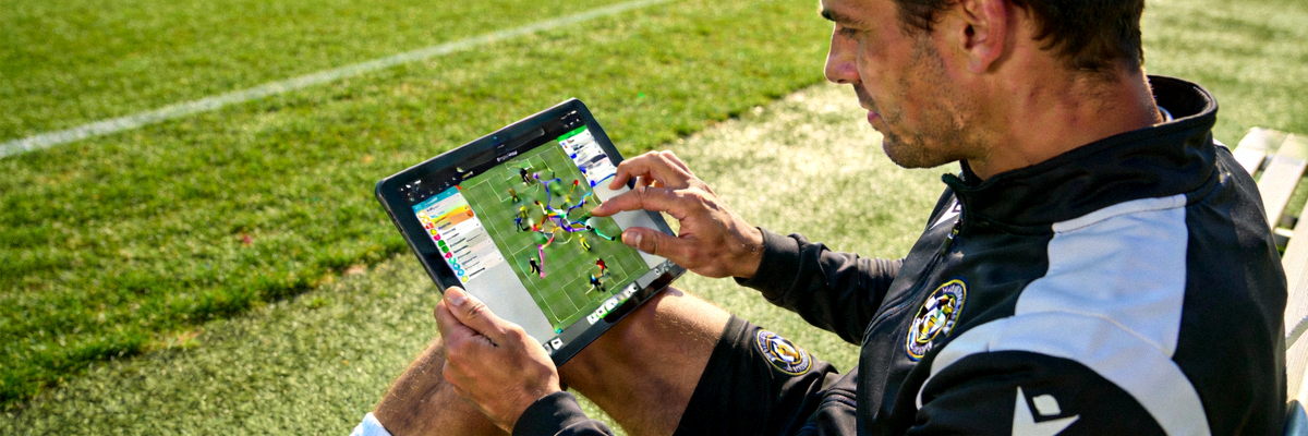 足球运动员训练中分析战术数据